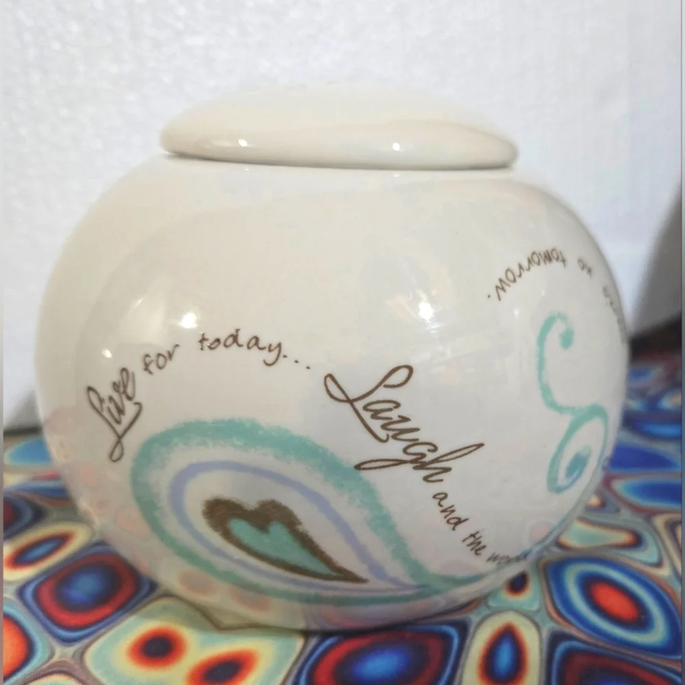 Life is a Circle Tealight Holder With Lid
